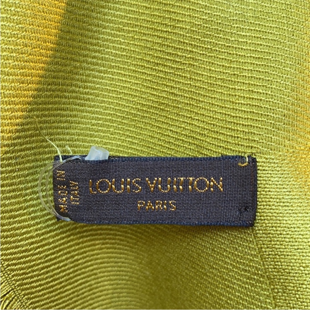 Louis Vuitton Chartreuse Monogram Shawl Wrap - Picture 2 of 4